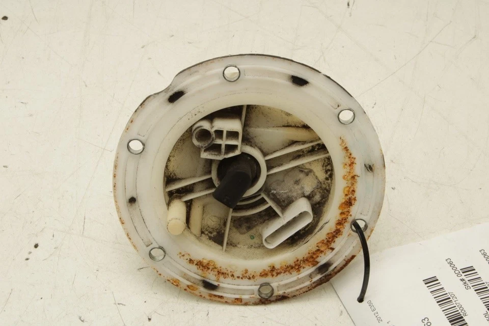 Mercedes-Benz E350 2012-16 4Matic 3,5 L izquierda en tanque bomba de combustible transmisor unidad de filtro Foto 3 de 4