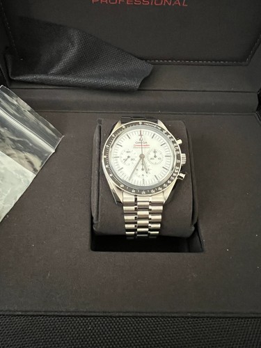 Omega Speedmaster Professional White Dial 2025 42MM Saphire $9100 Retail
