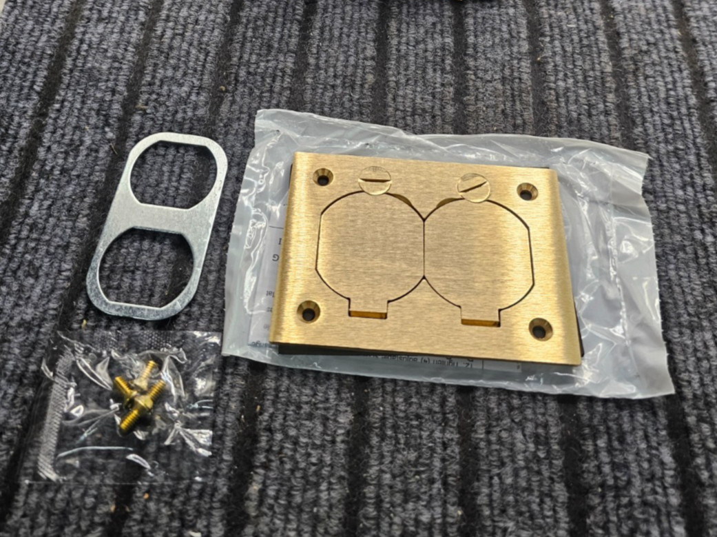 Hubbell S3825: Scrubshield Floor Box Cover Rectangular Duplex Flap Brass