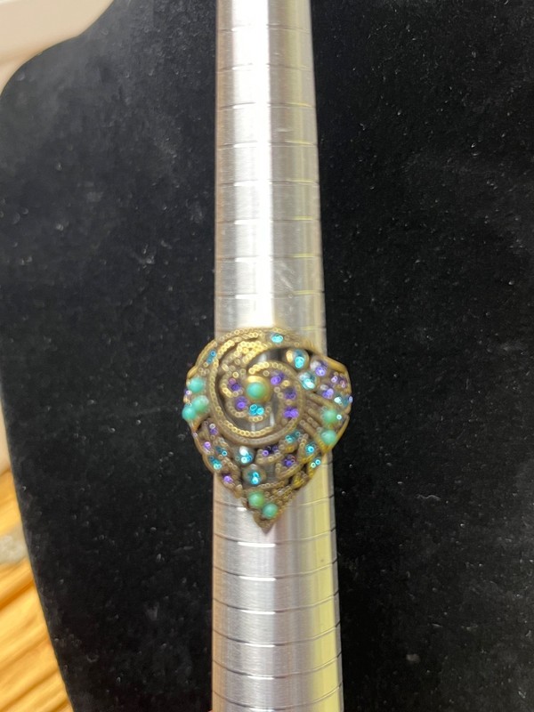 HEIDI DAUS Turquoise Bead & Amethyst Colored  Crystal Ring. Size 8