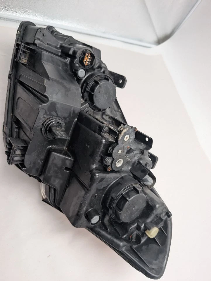 Used Right Headlight Assembly fits: 2013 Kia Soul halogen R. reflector Right Gra - Imagem 3 de 4