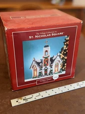 2004 New in Orig Box XMAS St Nicholas Square Village ~ Country Church ~ 2008