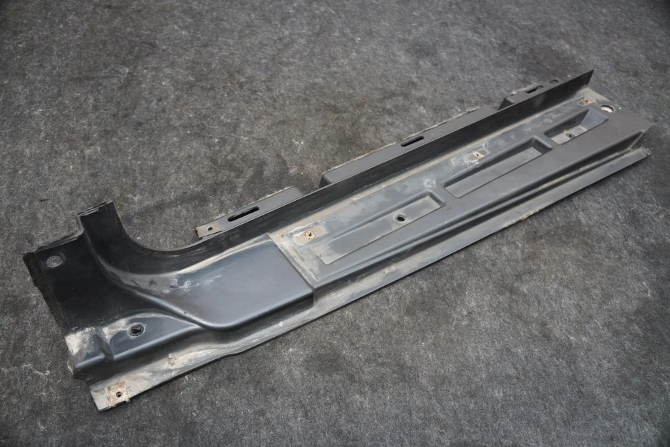 Panel de moldura de cubierta envolvente de umbral de puerta basculante izquierda 4865889AD Dodge Viper SRT10 2005 Foto 2 de 4