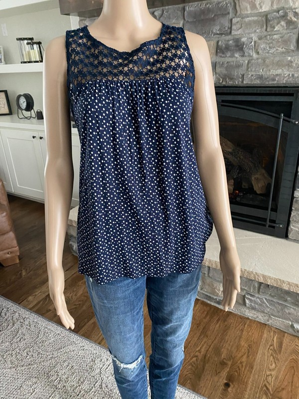 LOFT Outlet Women's Size MP Blue Sleeveless Tank Top Blouse - 008