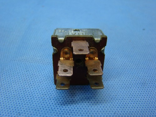 International Harvester Heater Switch 1661420C1 - Picture 3 of 3