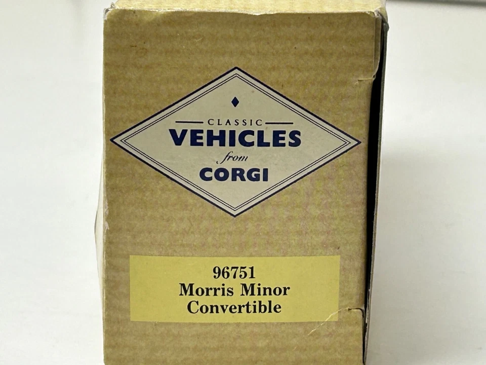 Corgi Classics Morris Minor Convertible, Green - Image 2 of 4