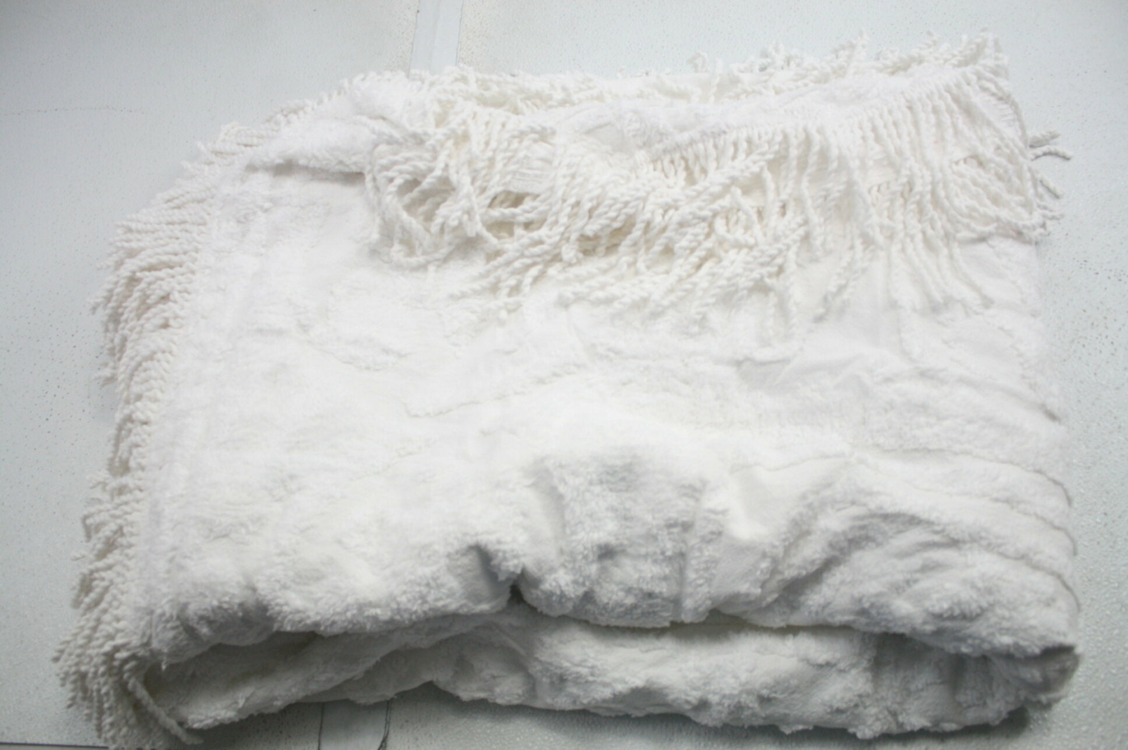 Queen White Beatrice Home Fashions Medallion Chenille Bedspread