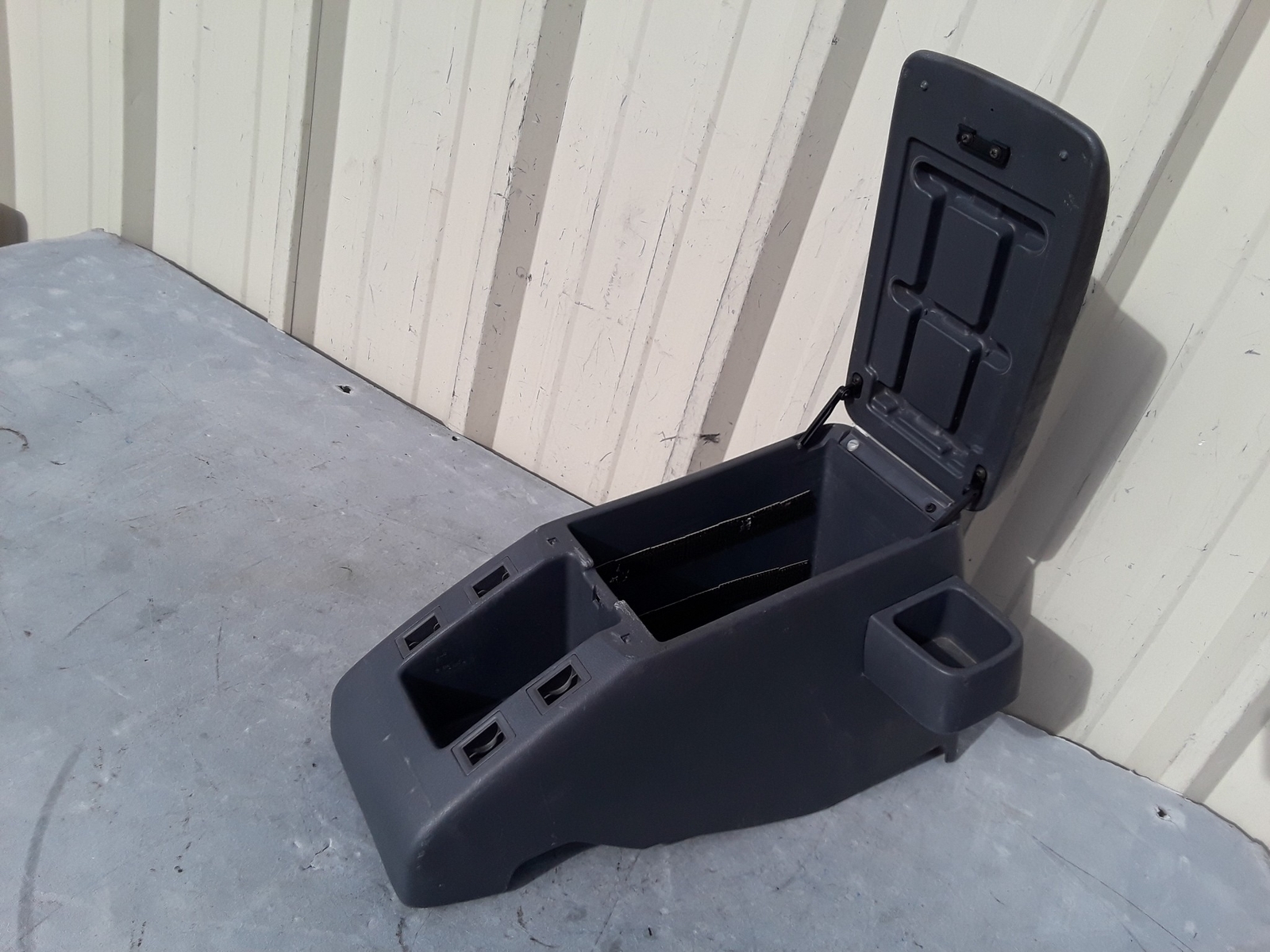 19911994 TOYOTA LAND CRUISER FJ80 FRONT CENTER CONSOLE STORAGE TRAY