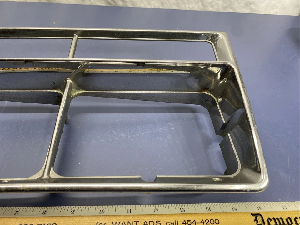 Bisel de faro izquierdo izquierdo cromado Chevrolet Celebrity 1984-1985 14056934 Foto 2 de 4