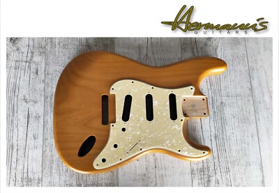 HERMANN´S Strat, Stratocaster 11 Loch Pickguard, Vintage Cream Pearl, SSS Fräsung, US Size