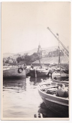 Unbekannte Hafenszene Fischerboote Kran Uhrturm RPPC Postkarte Kodak