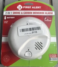 First Alert Battery-Powered Ionization Smoke and Carbon Monoxide Detector Alarm