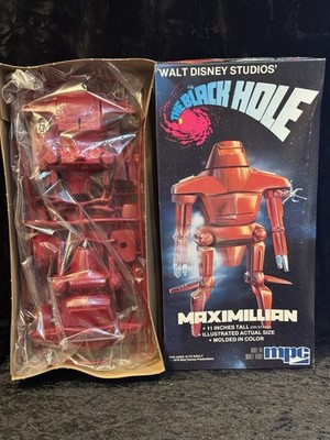 MPC The Black Hole MAXIMILLIAN 11 inch Robot Plastic Model Kit - Sealed Contents