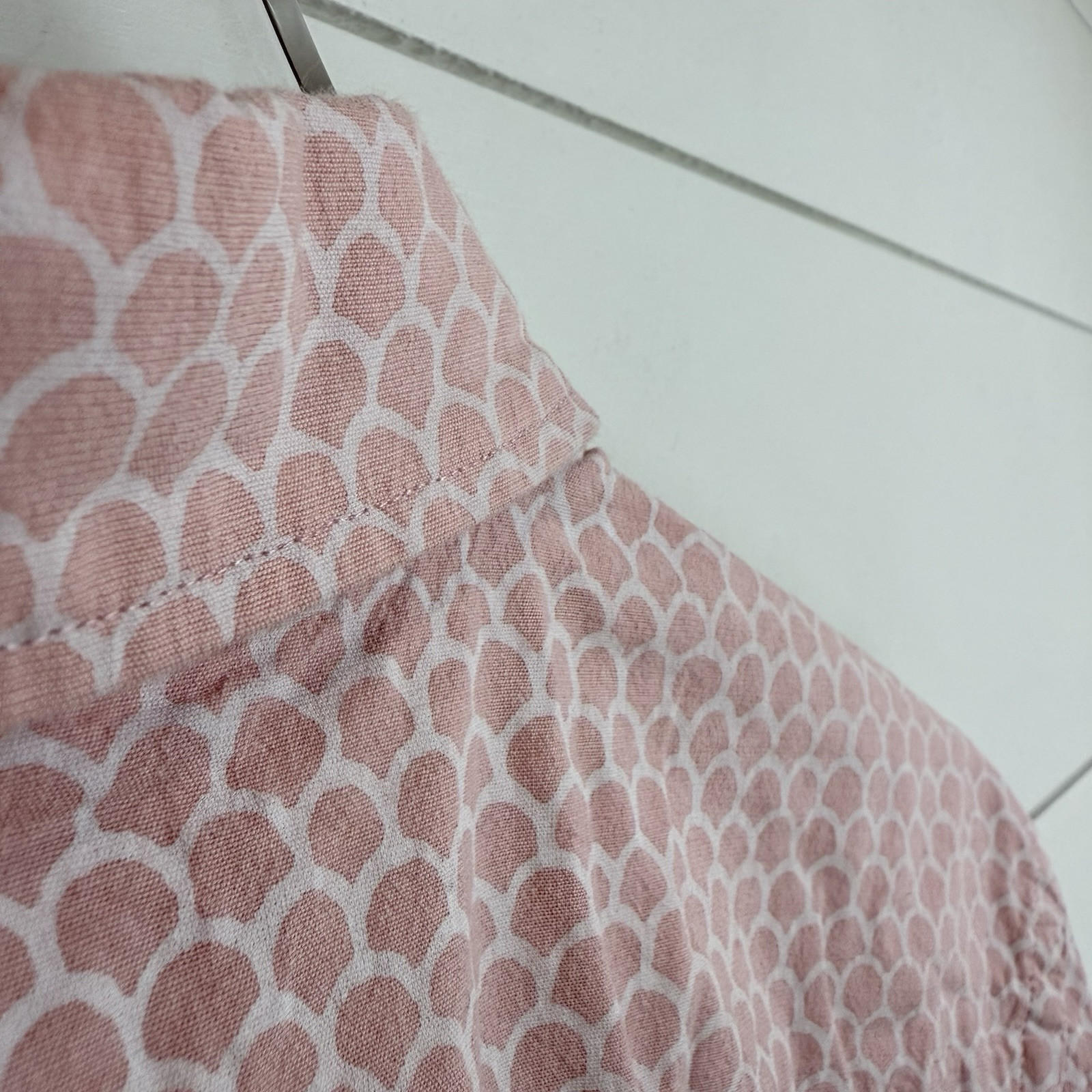 FAHERTY PLAYA FISH SCALE ROSE STRETCH SHORTSLEEVE… - image 10