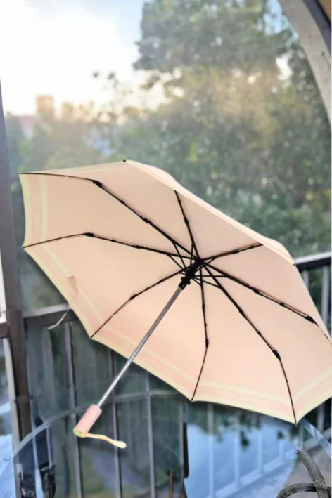 Maleta trolley pequeña rosa Michael Kors + bolsa de lona grande + paraguas para viaje Foto 4 de 4