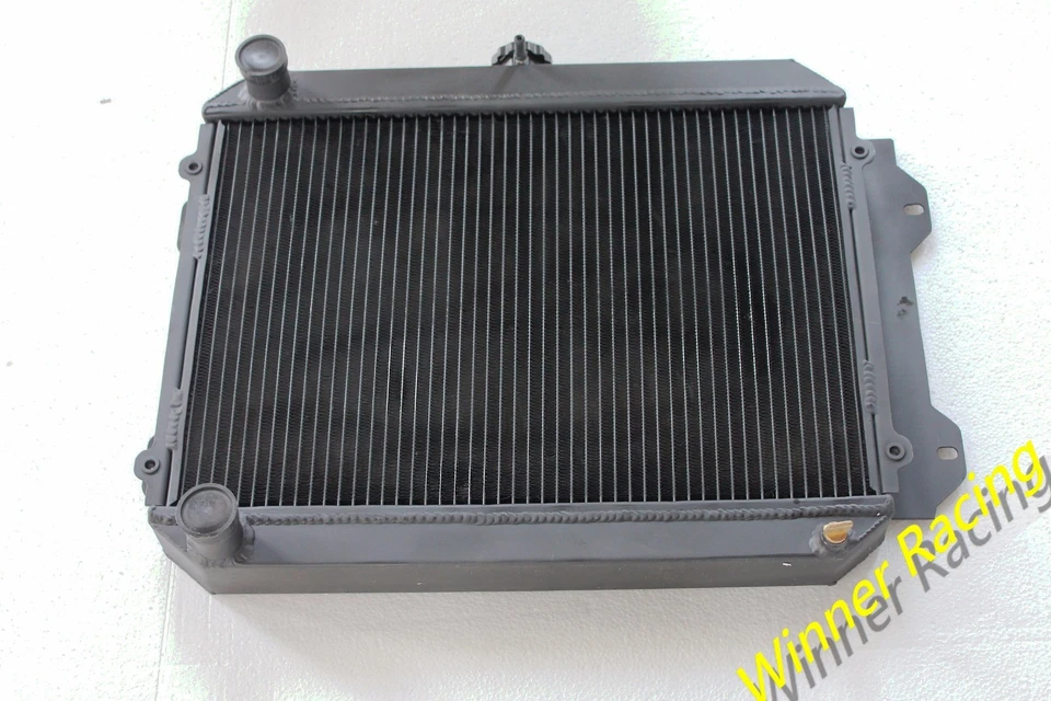 RADIADOR ALUMINIO APTO TOYOTA CELICA A20 TA28 1.6L 2T-G I4 SV-1 1971-77 M/T NEGRO Foto 2 de 4