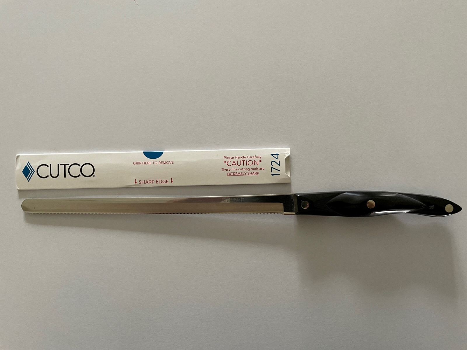 CUTCO 1724 9 3/4” Bread Slicing Knife Just Factory Sharpened/Polished