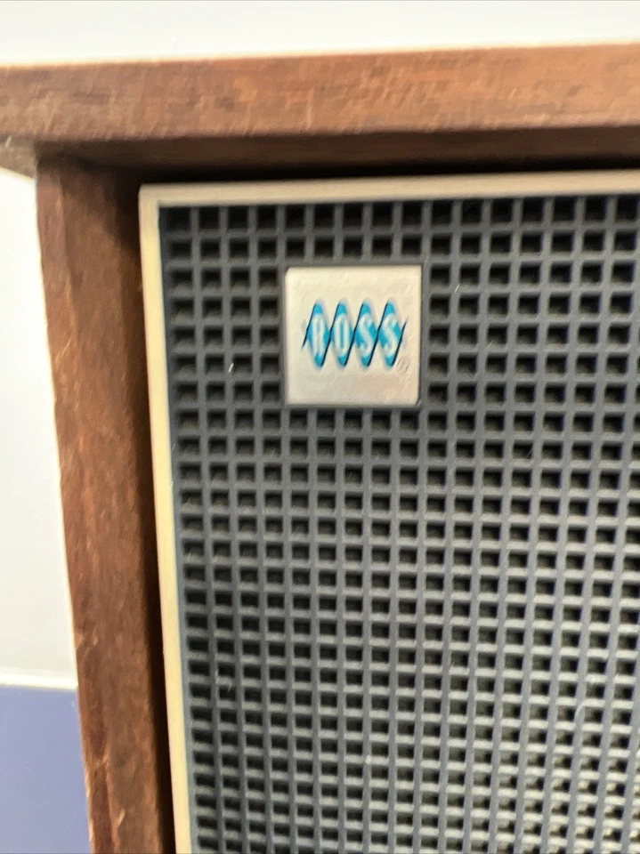 MESA DE MADERA VINTAGE AÑOS 70 MODELO ROSS ELECT. RADIO AM/FM ESTADO SÓLIDO RE-1050 Foto 4 de 4