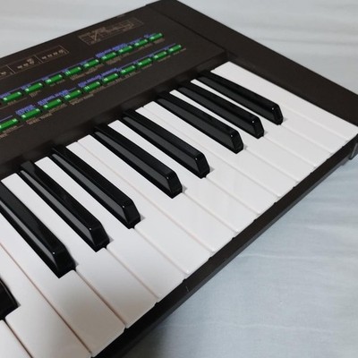 Yamaha DX21 61 Key FM Digital Synthesizer Keyboard Vintage for