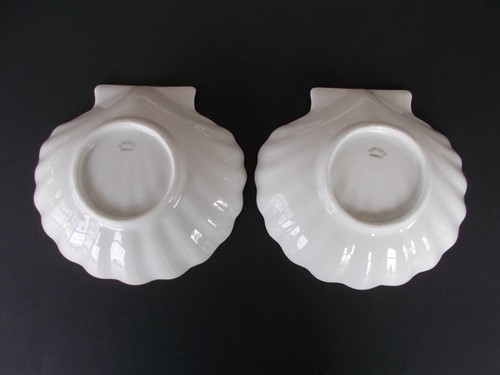 2 Limoges France White Porcelain Scallop Shell Dishes 5 1/2" x 5 1/2" - Picture 3 of 6