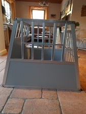 unbenutzte Hundetransportbox alu, 69,5x65x85,5cm (oben51)cm, trapezf&ouml;rmig