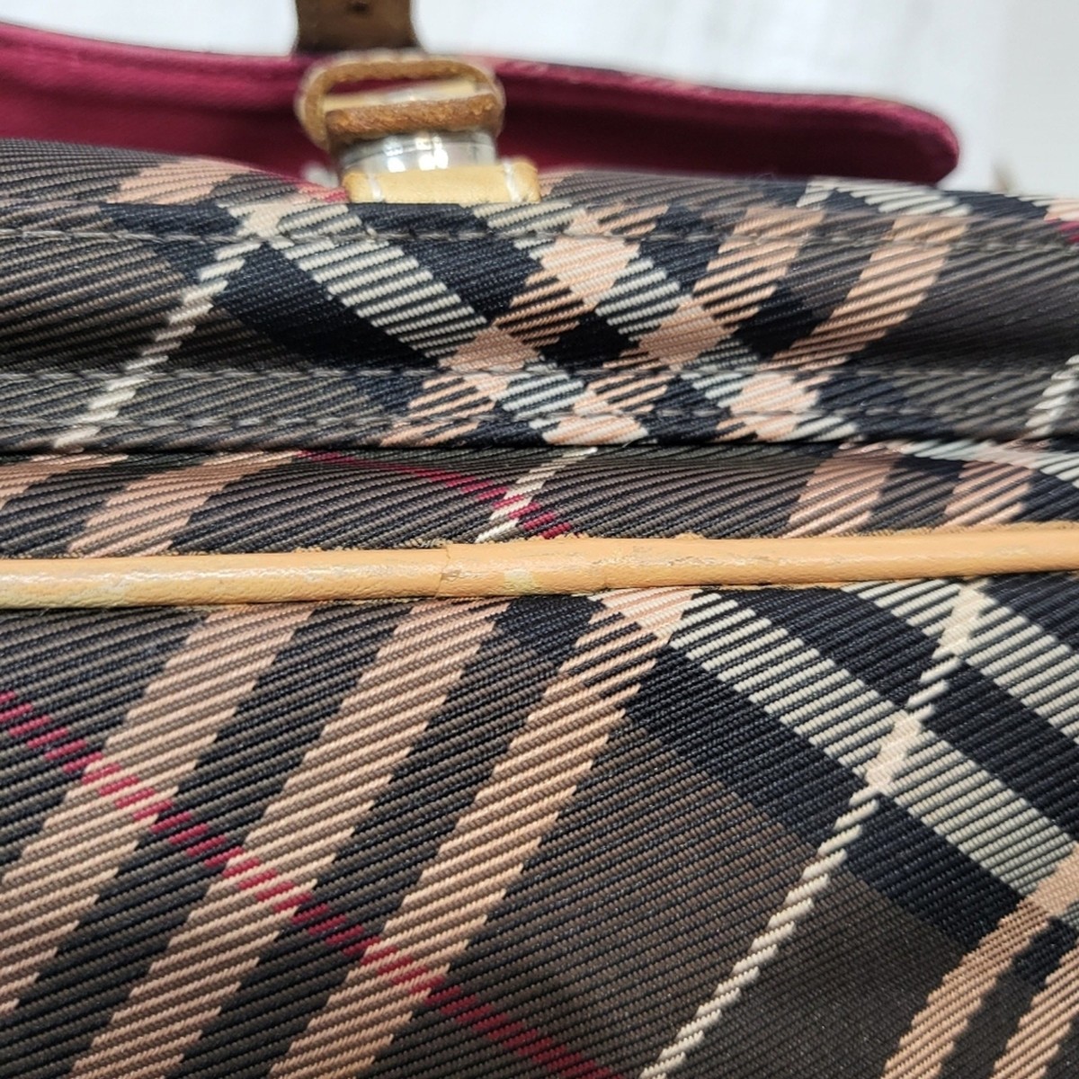 Authentic Burberry London Blue Label Label Nova Check Crossbody