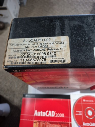AutoCAD 2000 with 2-CD's, Manual, Serial # and CD Key (Educational) - Picture 8 of 8