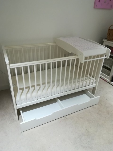 mamas and papas under cot drawer