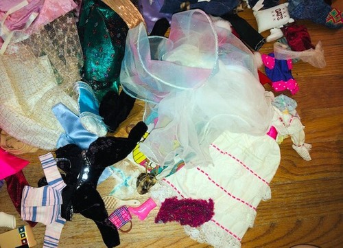 Large Lot Vintage Barbie Clothing Dresses Shoes Accessories Pants Tops Jackets - Picture 4 of 4