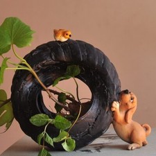 Resin Tyre Shaped Plant Pot With Dog Succulent Pot Home Decoration Flower Pot
