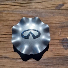 Infiniti FX45, Q45 center cap, silver, 2006-2008, p/n 40315 CL72A Repainted