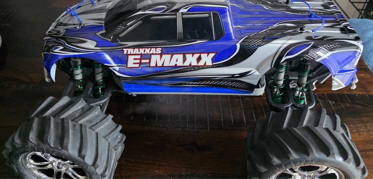 Preços baixos em Traxxas E-Maxx Tração nas 4 rodas Carros