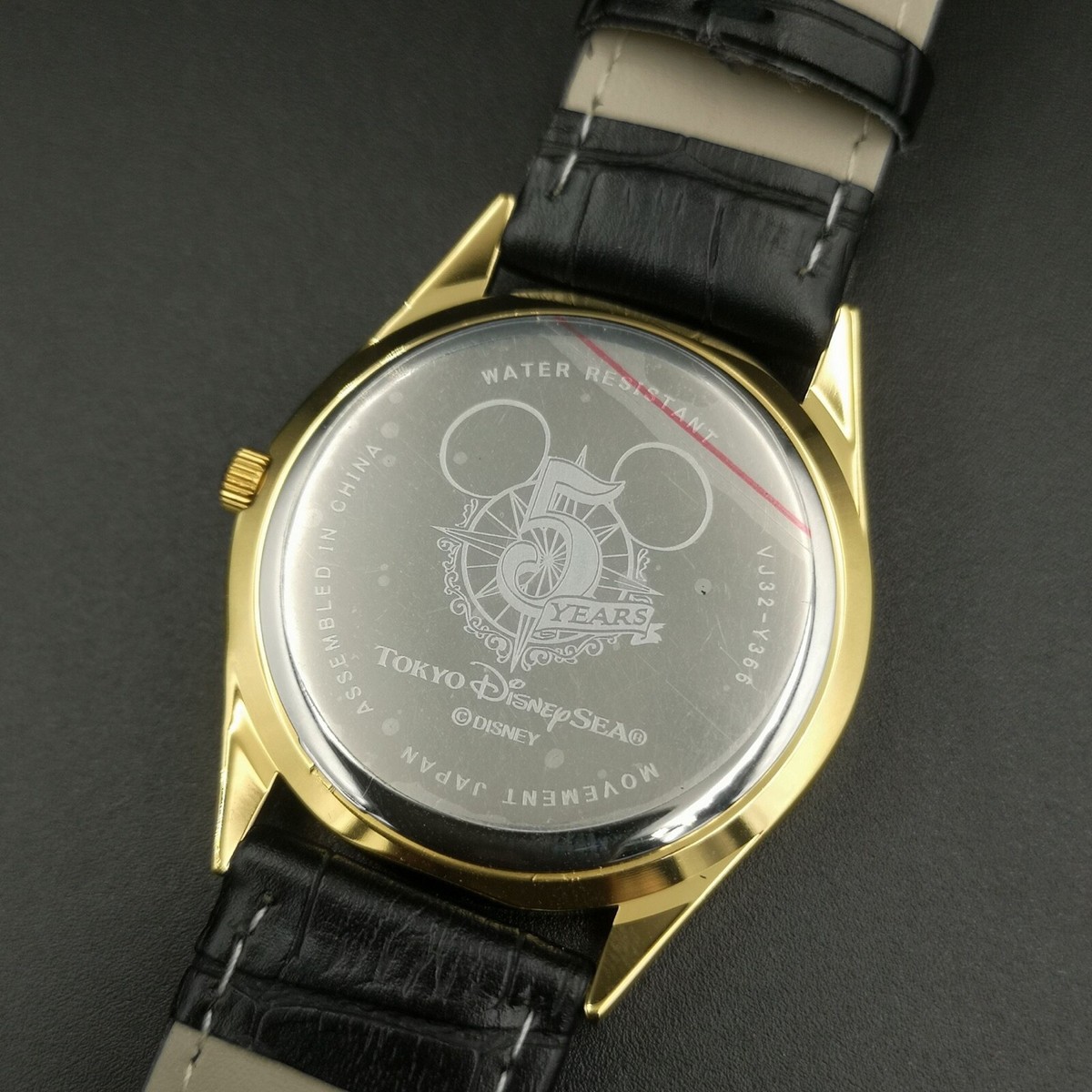 Nice Tokyo Disney Sea 5 years men's Quartz watch. Come with Nice Tokyo Disney Sea 5 years men's Quartz watch. Come with