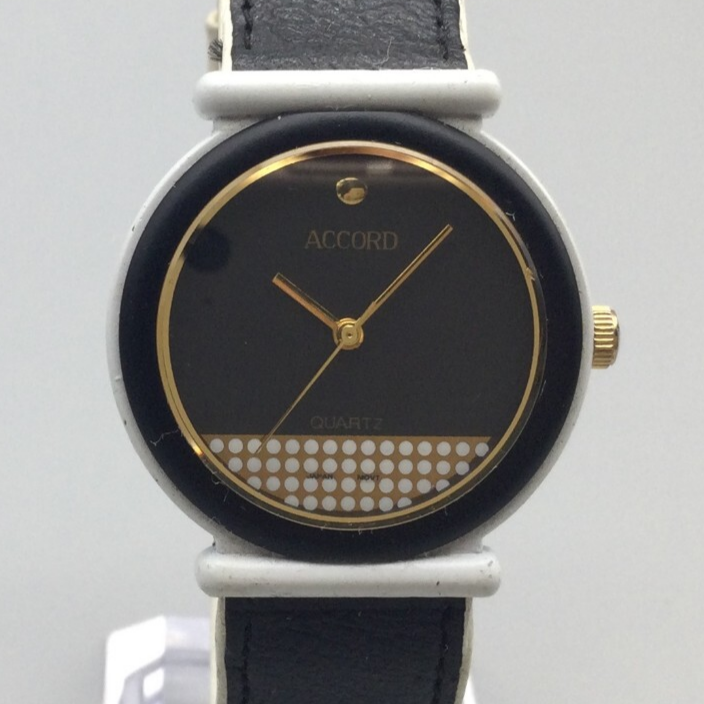 Vintage Accord Watch Women 31mm Gold Tone Black Dial Leather Band
