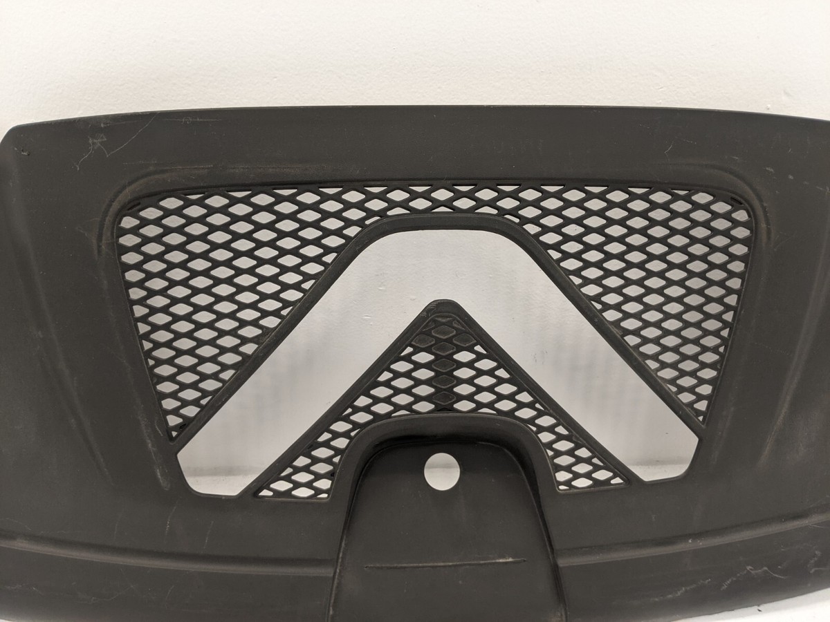 2019-2020 Porsche Macan Radiator Support Splash Shield 95B805806  