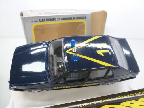 BBURAGO 0190 ALFA ROMEO 75 GUARDIA DI FINANZA - DARK BLUE 1:24 - GOOD IN BOX - Imagen 6 de 10