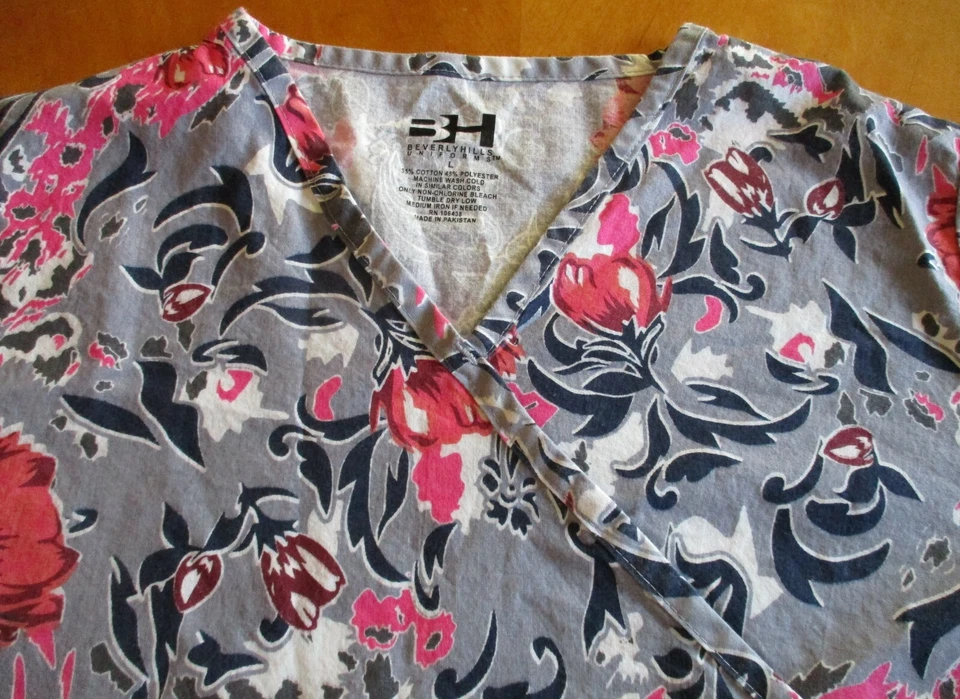 mujer talla L exfoliante Beverly Hills cuerdas florales en la espalda Foto 2 de 4