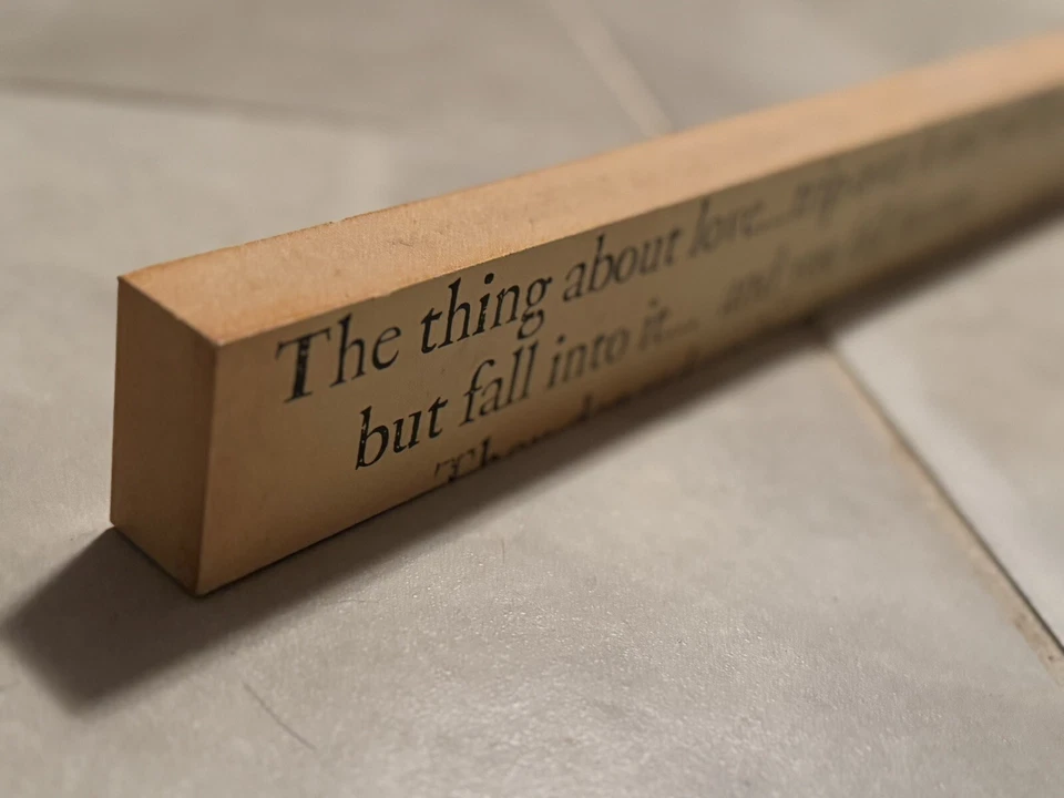 Danielson Designs Thing About Love Is.. Letrero / Decoración de manto / Hecho en EE. UU. Foto 2 de 3