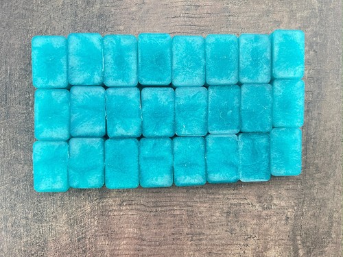 Light Blue Shimmery Resin Runes - Bild 3 von 4