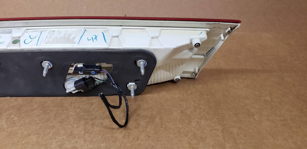 2010-2012 Lincoln MKZ Inner Taillight LH Driver Lamp OEM | eBay