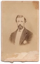 ANTIQUE CDV CIRCA 1860s W.C. FOOTE HANDSOME BEARDED MAN IN SUIT FLINT MICHIGAN