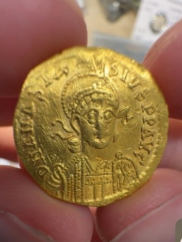 Byzantine Solidus- 491-518 Anastasius I "Dicorus" AV Solidus - Amazing Condition - Picture 4 of 12