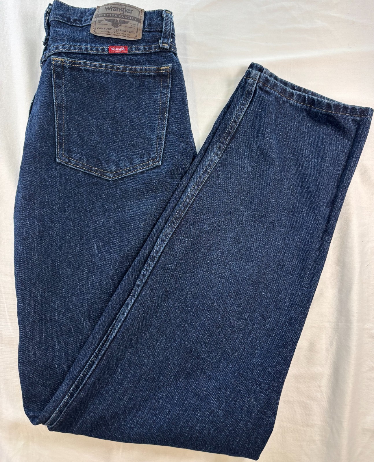 Wrangler Jeans Mens Sz 32x34 Dark Wash Mid Rise Straight Leg