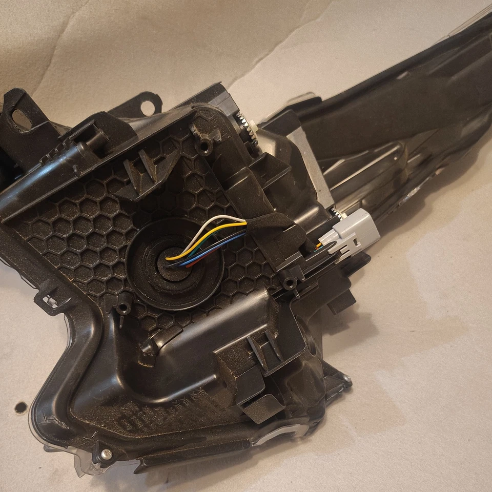 LED Headlight Headlamp Replacement Passenger RH Side For 2016-2018 Toyota Prius - Image 3 of 4