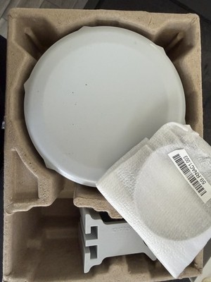 MikroTik Routerboard SXT Lite5 - 5 ghz CPE/AP bridge w/ mounting bracket