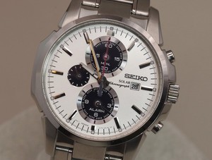 Montre Seiko Solar Homme - Chronographe Alarme, Calibre V172, Bracelet Cuir Marron, étanche 100m, Occasion Excellent état