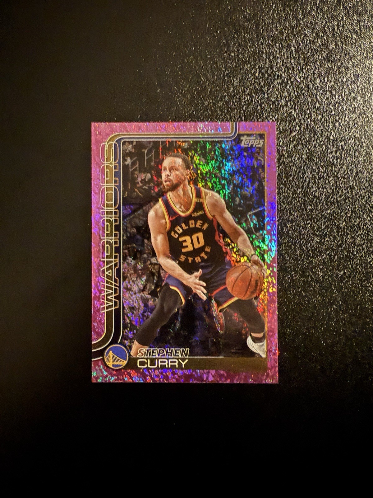 Topps 2025-26 Stephen Curry #135 Pink Holofoil Golden State Warriors NBA