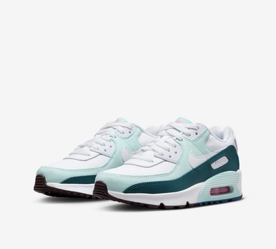 Size 7 Y- Nike Air Max 90 LTR ( GS) White / Jade Ice / Jade Glacé / Blanc