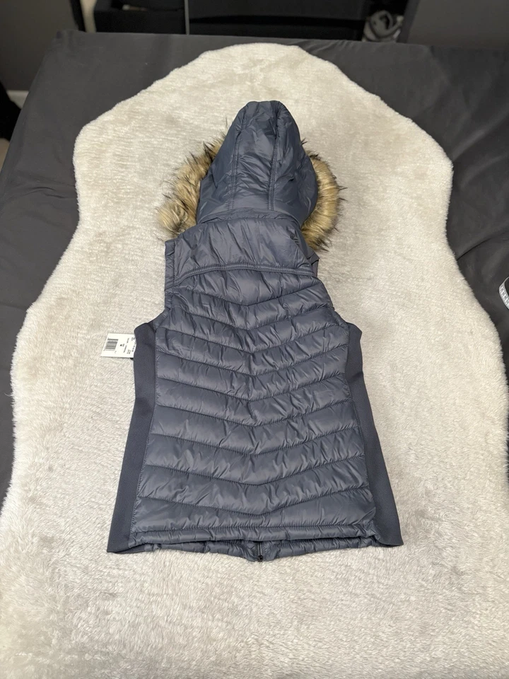New YMI Women’s Charcoal Full Zip Puffer Vest Faux Fur Hood Size Medium - Image 2 of 4