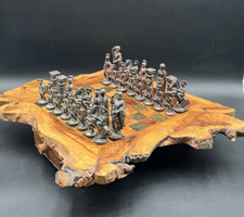 wunderschönes Schachspiel Schachbrett mit schweren Zinnfiguren